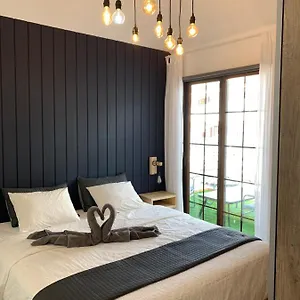 Luxury Diamantes One Bedroom Apartment